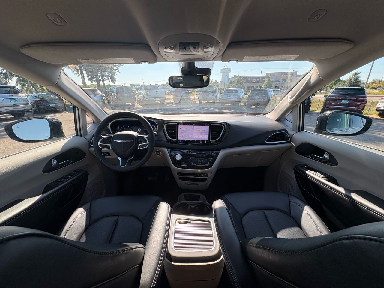 2024 Chrysler Pacifica Touring L - Photo 11
