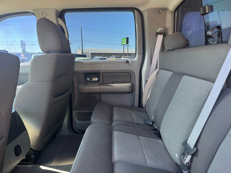 2004 Ford F-150 XLT photo 13