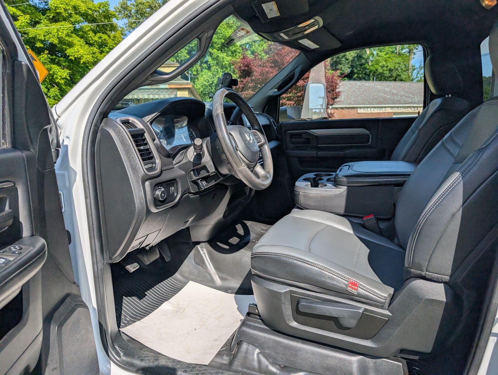 2022 Ram 4500 16' Box Truck 48
