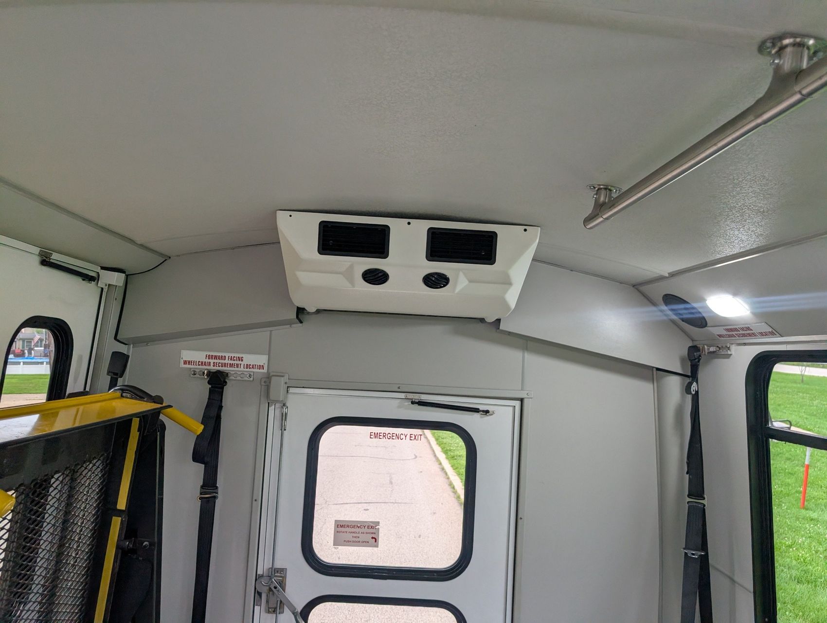 2016 Ford E-350 51