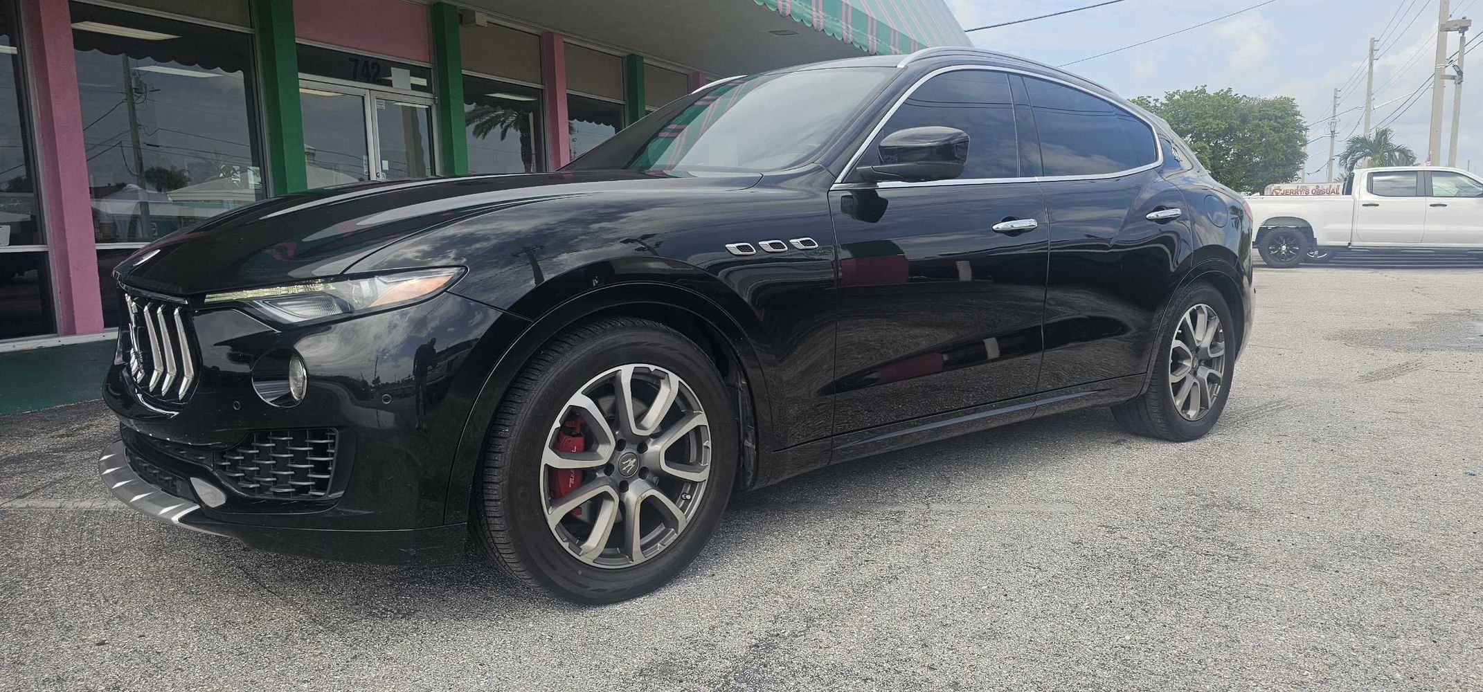 2017 Maserati Levante Levante's photo