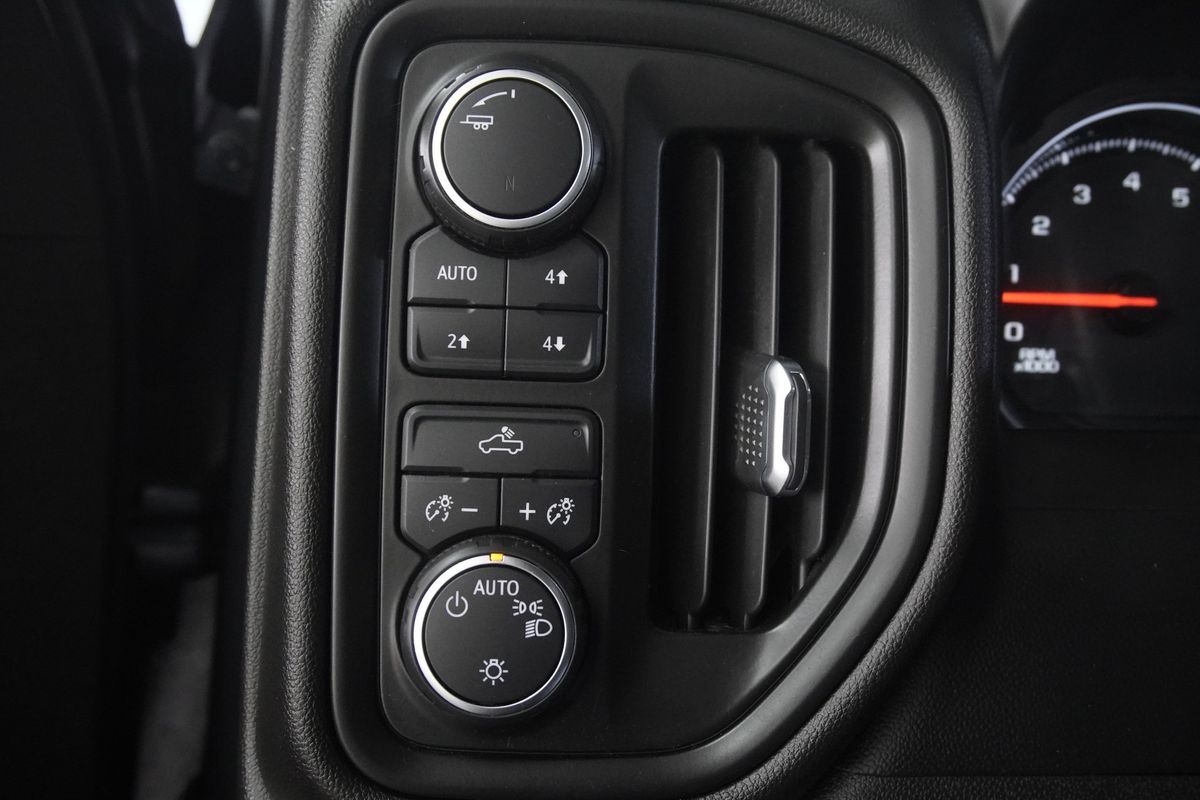 2021 Chevrolet Silverado 1500 4WD Crew Cab Short Bed Custom Trail Boss