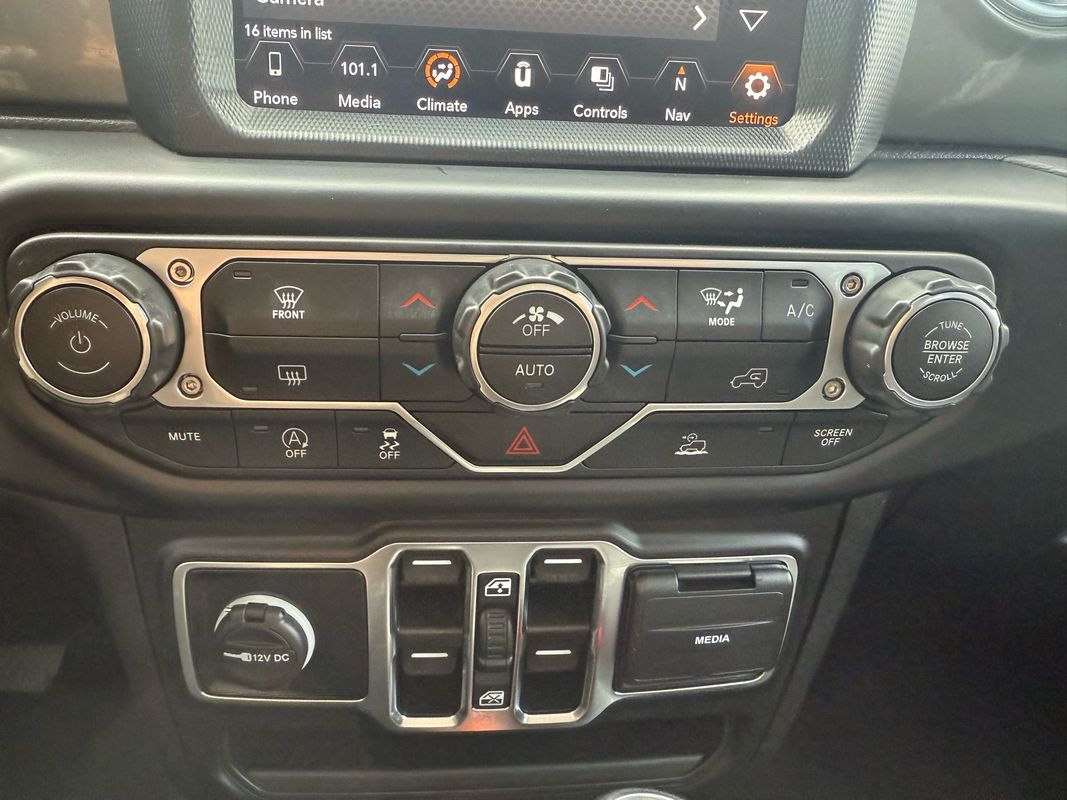 2023 Jeep Gladiator Overland - Photo 20