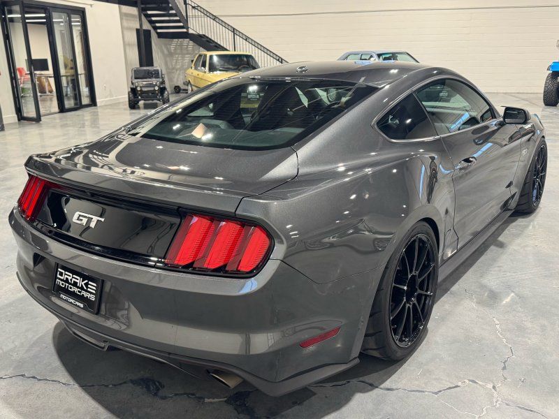 2017 Ford Mustang GT Premium, photo 5