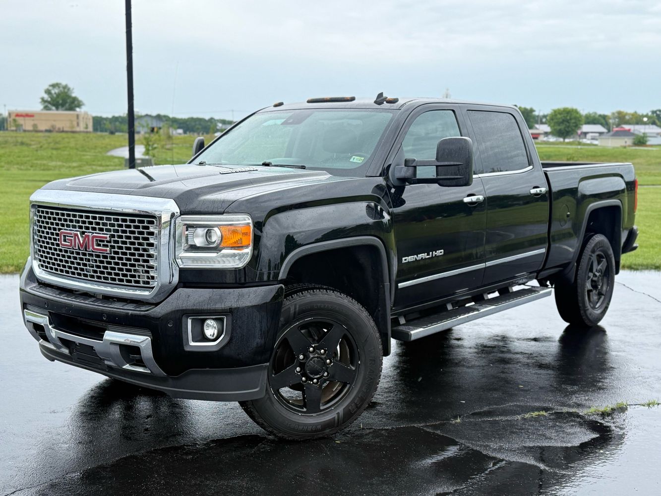 2015 GMC Sierra 4WD Crew Cab Short Box's photo