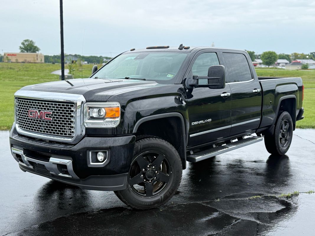 Black 2015 GMC Sierra 2500HD Pickup Truck Four-Wheel Drive 6-Speed Automatic