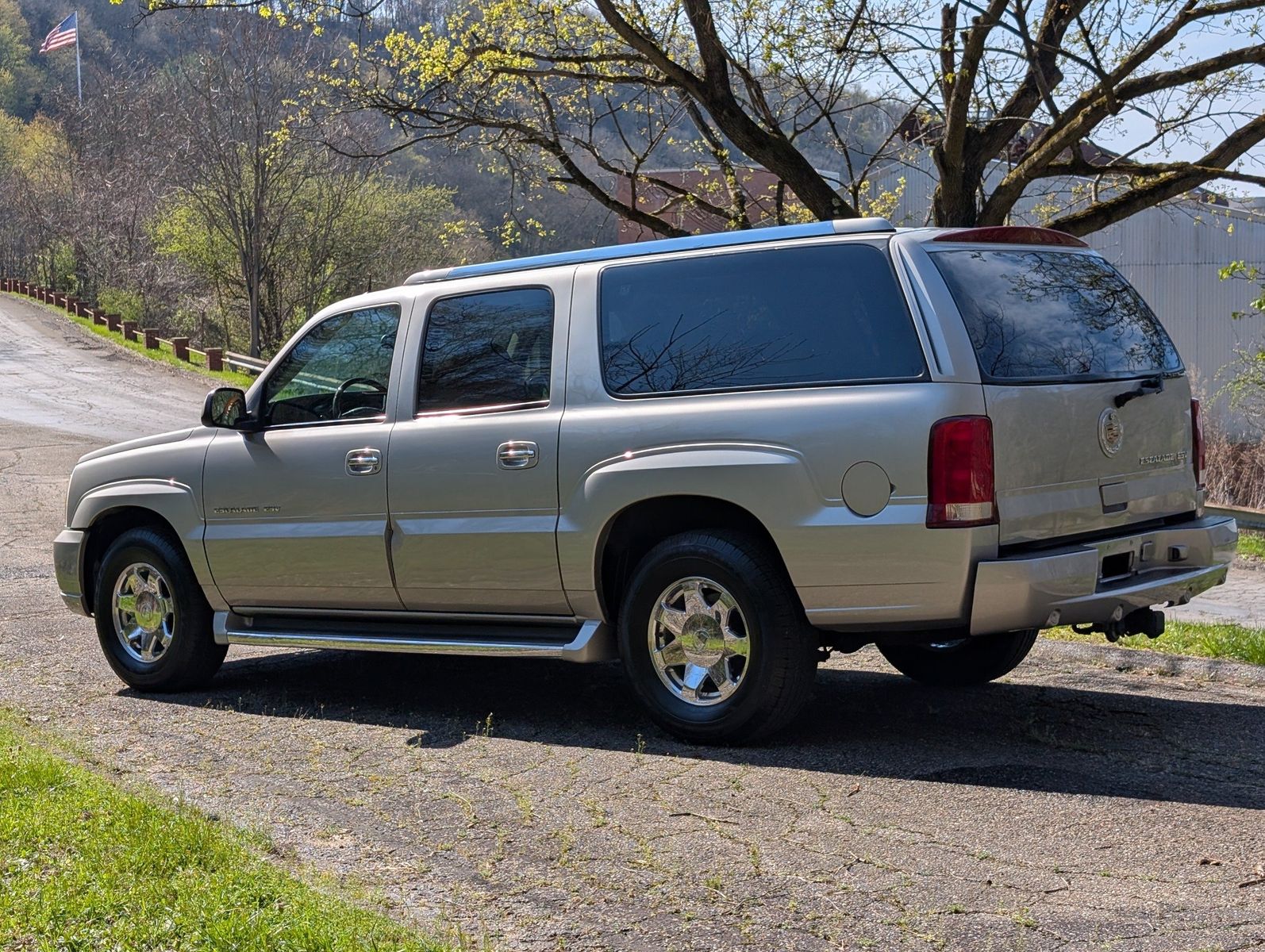 2004 Cadillac Escalade ESV 30