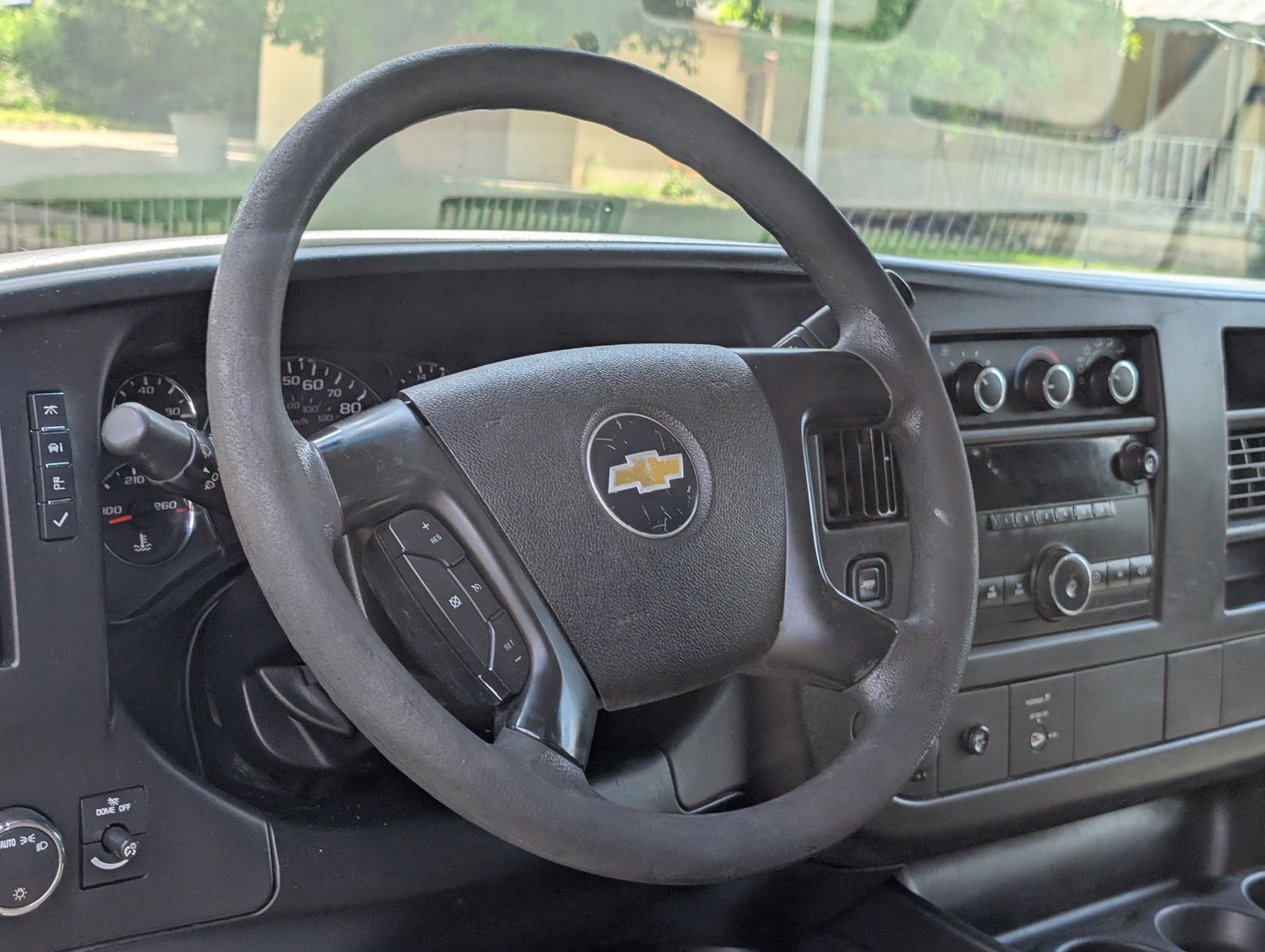 2011 Chevrolet Express 3500 48