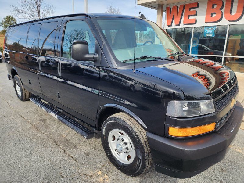 2019 Chevrolet Express Passenger LS's photo