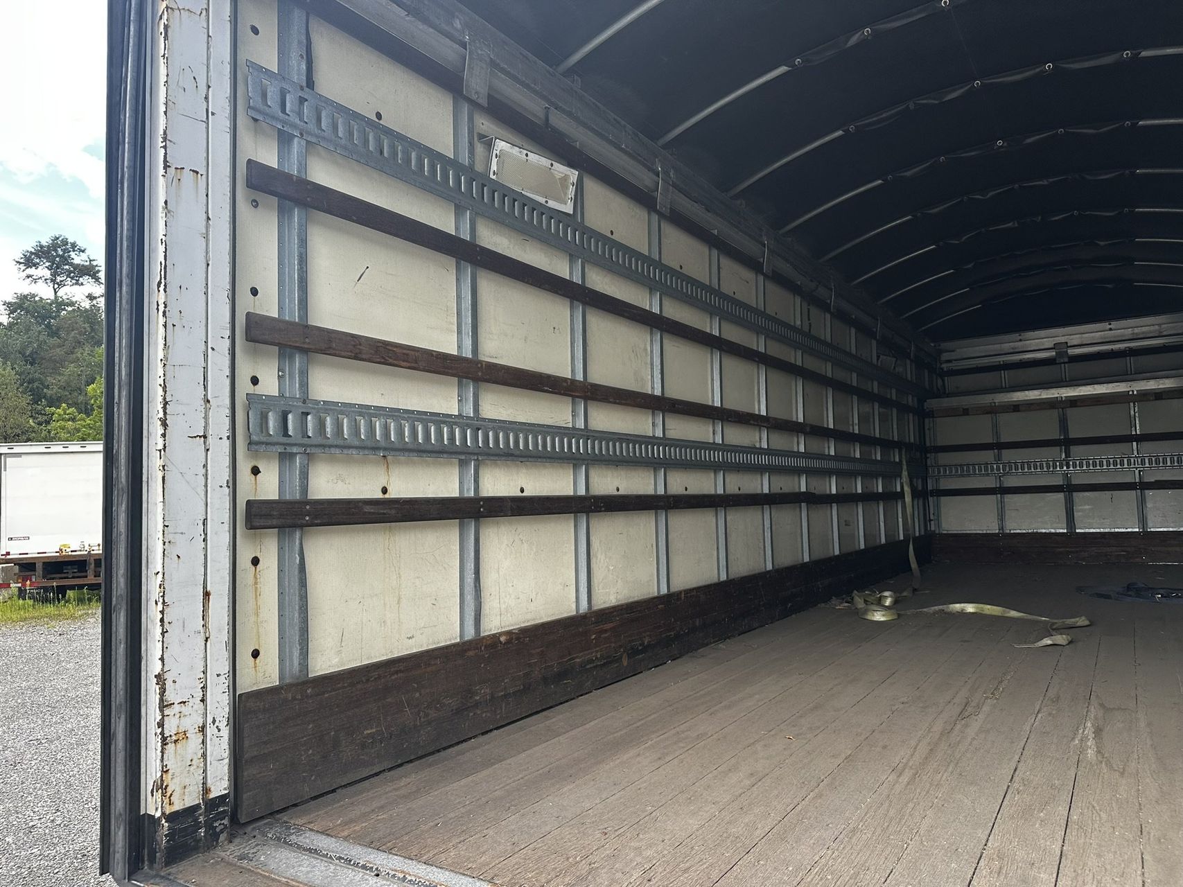 2016 Freightliner M2 106 32