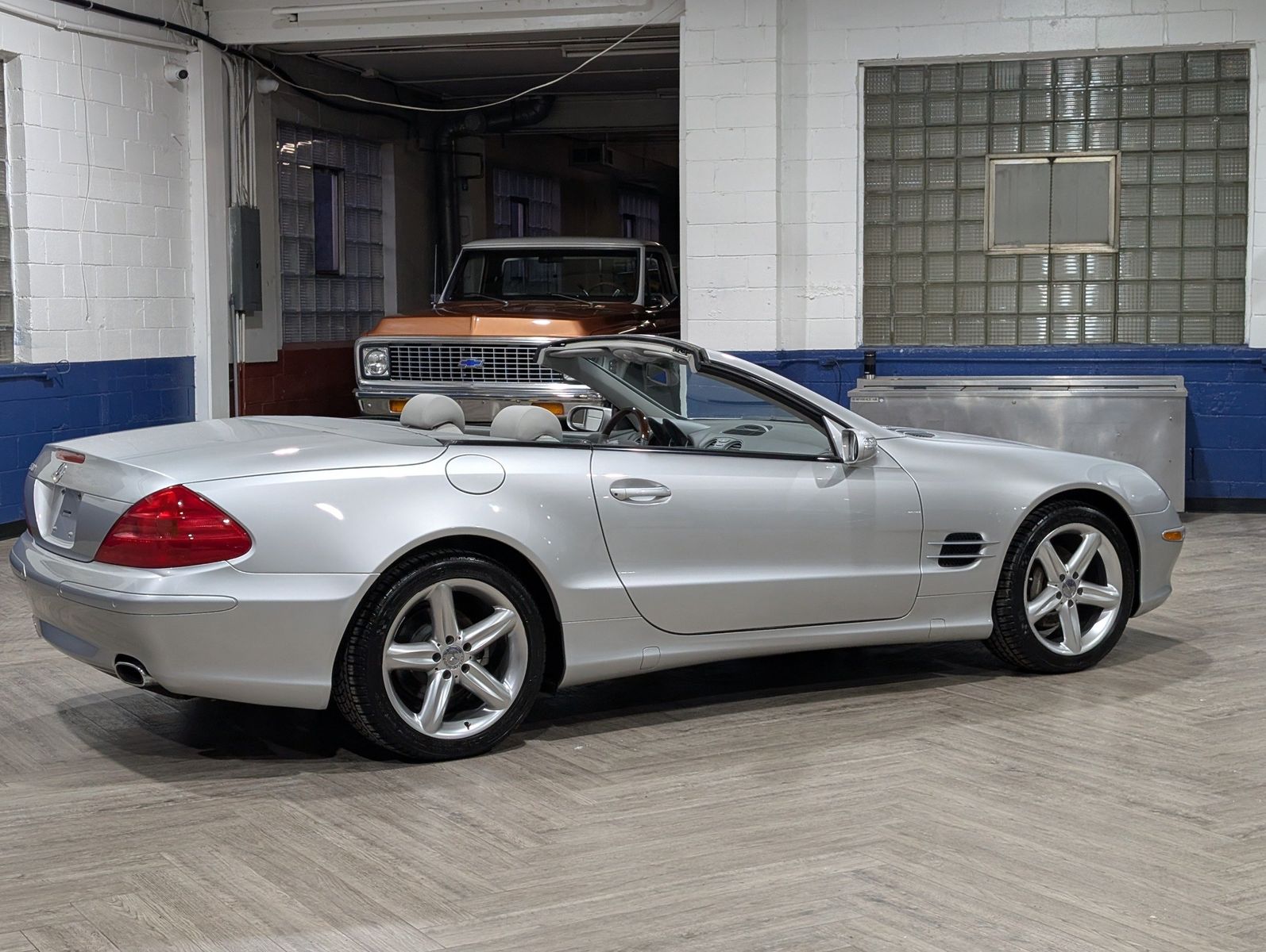 2004 Mercedes-Benz SL 500 23