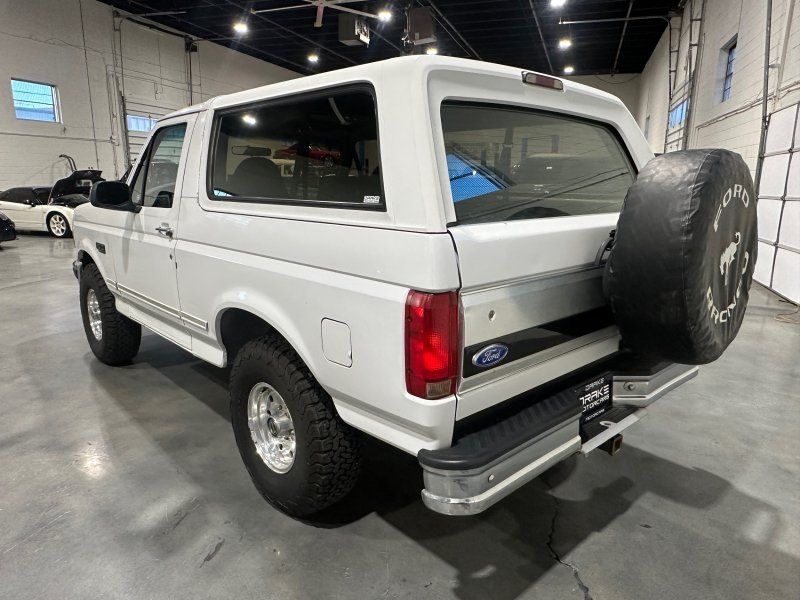 1995 Ford Bronco XLT, photo 3