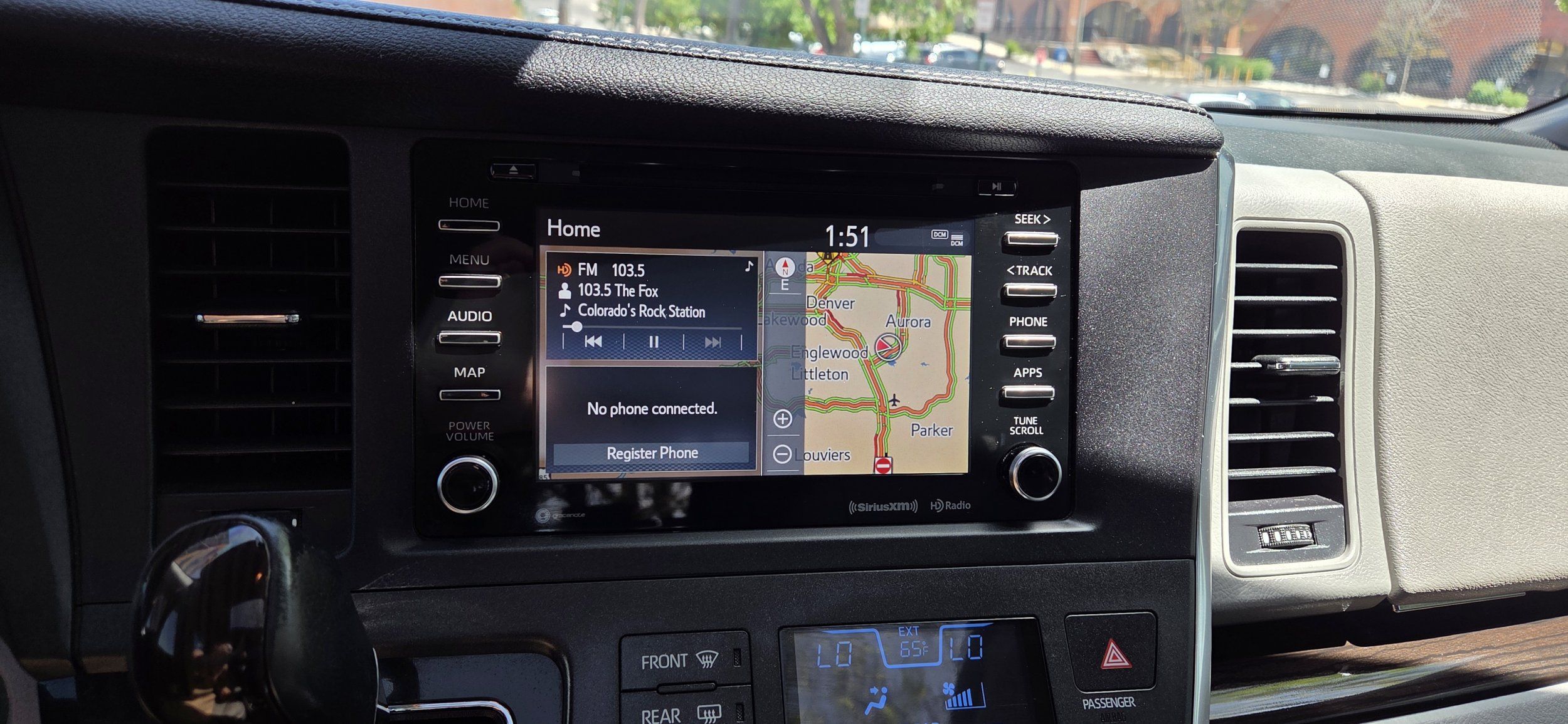 2018 Toyota Sienna XLE - Photo 23