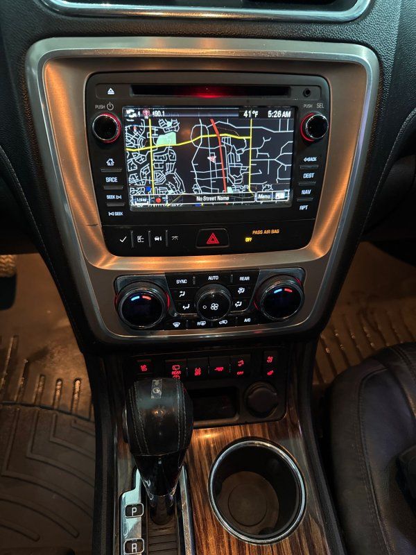 2013 GMC Acadia Denali photo 15