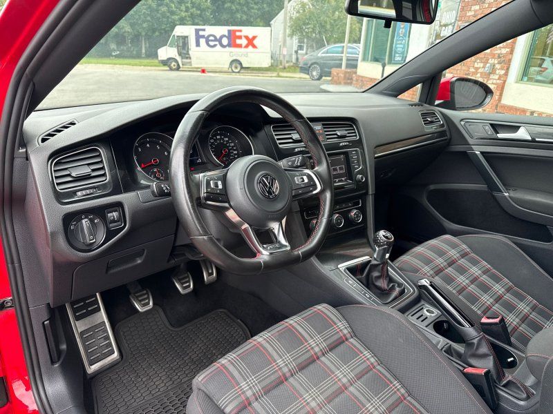 2015 Volkswagen Golf GTI S photo 10