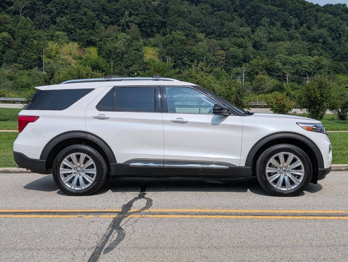 2020 Ford Explorer Hybrid Limited photo 2