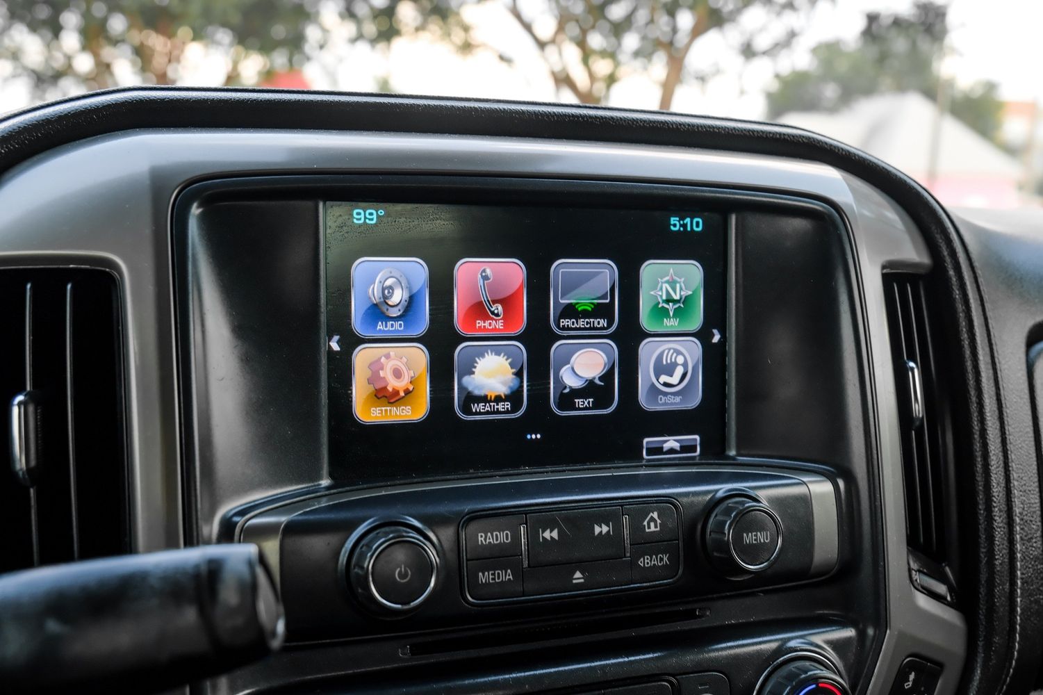 2018 Chevrolet Silverado High Country photo 37