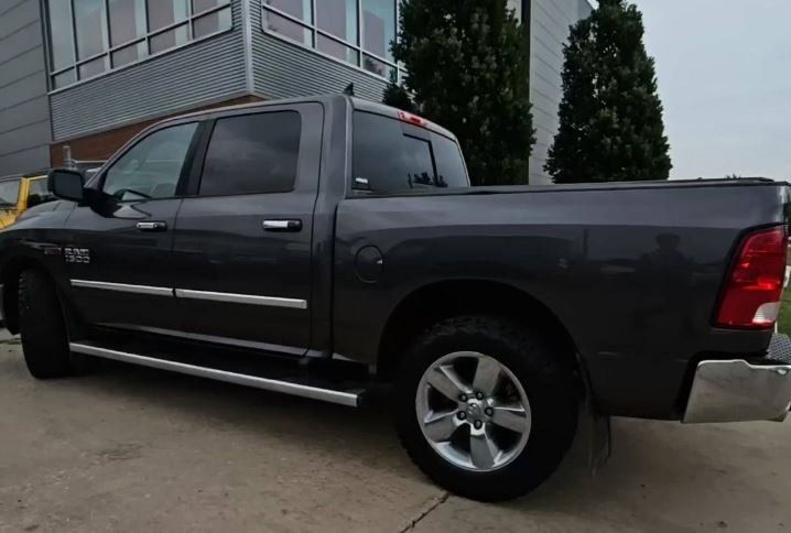 2014 Ram 1500 Big Horn photo 3