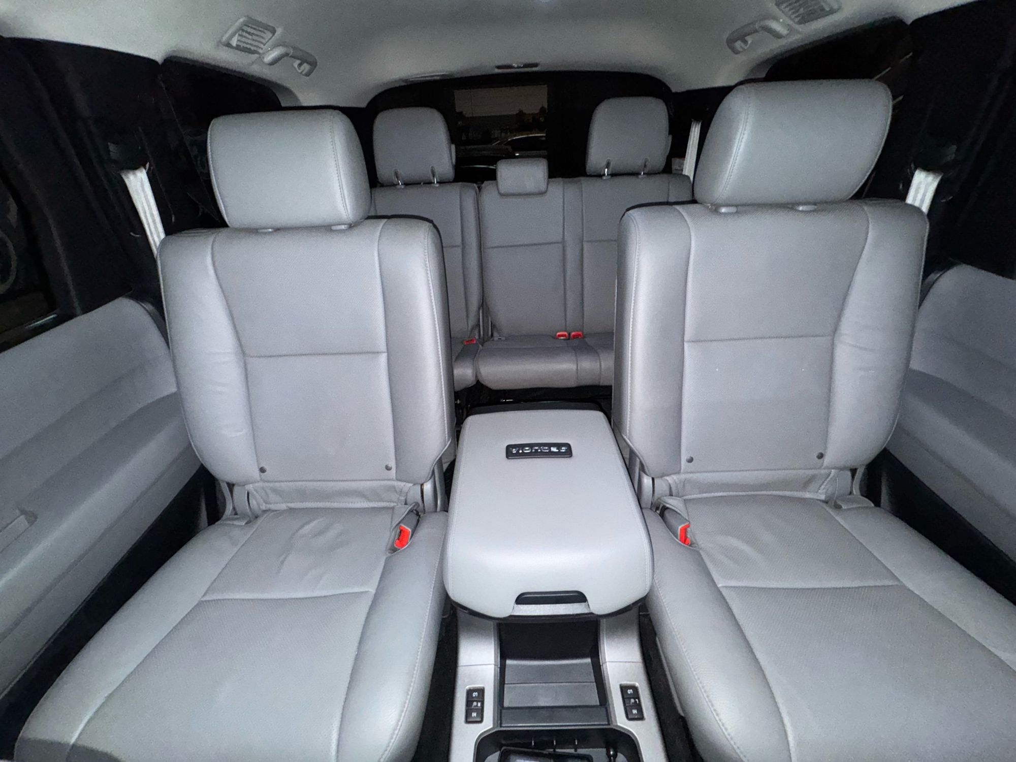 2017 Toyota Sequoia Platinum photo 33