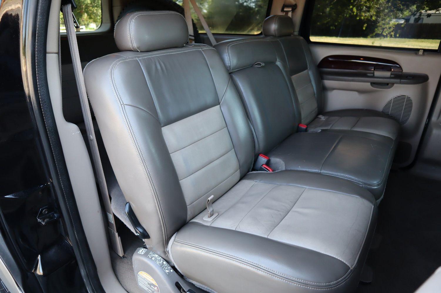 2003 ford excursion eddie bauer seats