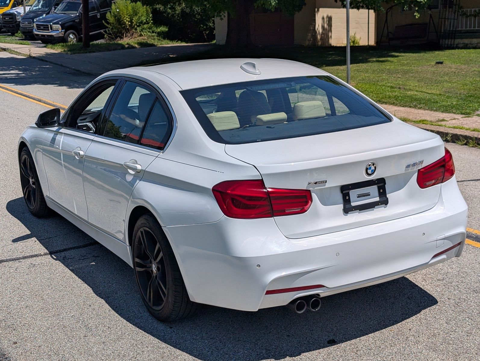 2017 BMW 330i 17