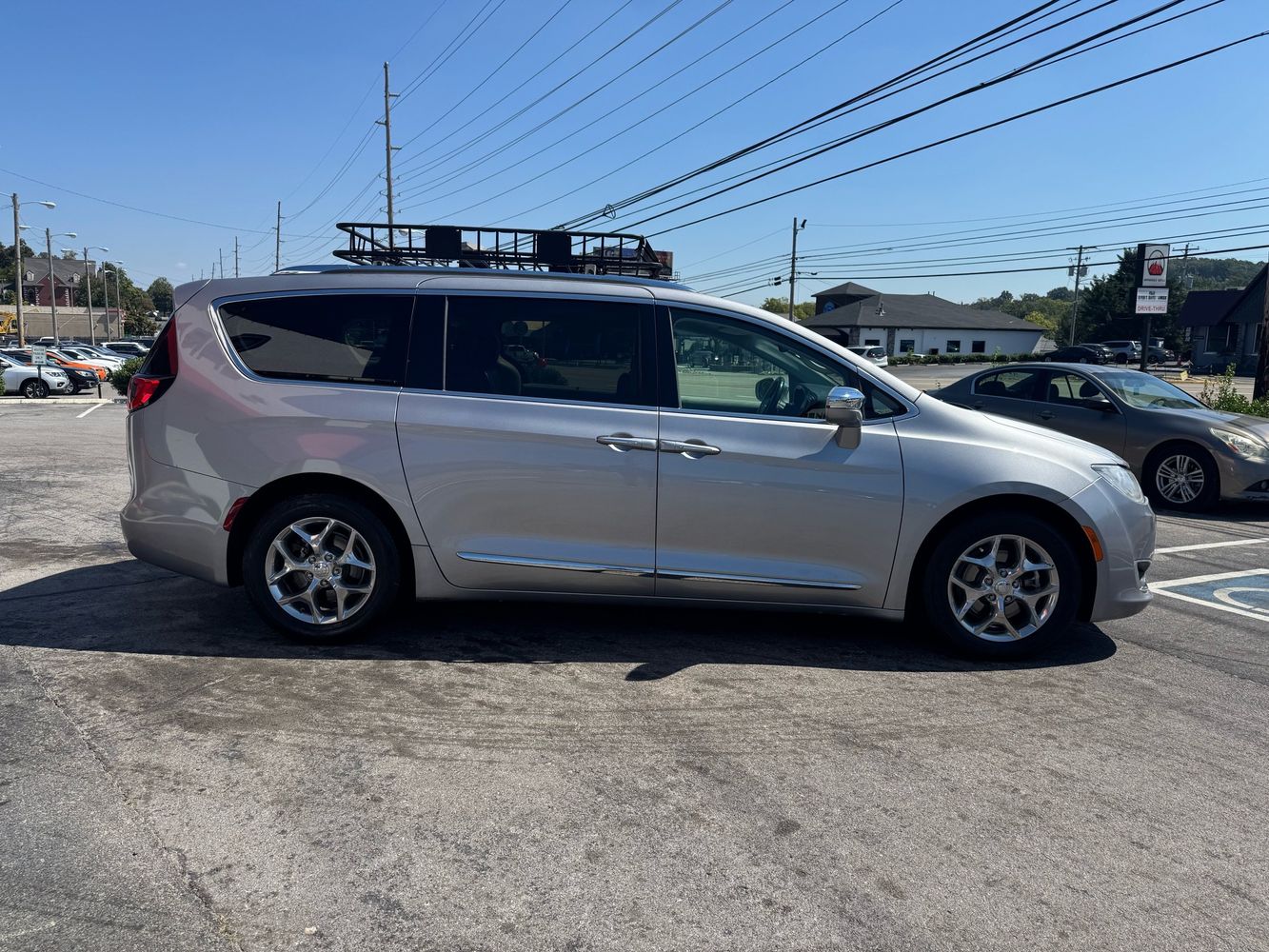 2018 Chrysler Pacifica Limited photo 8