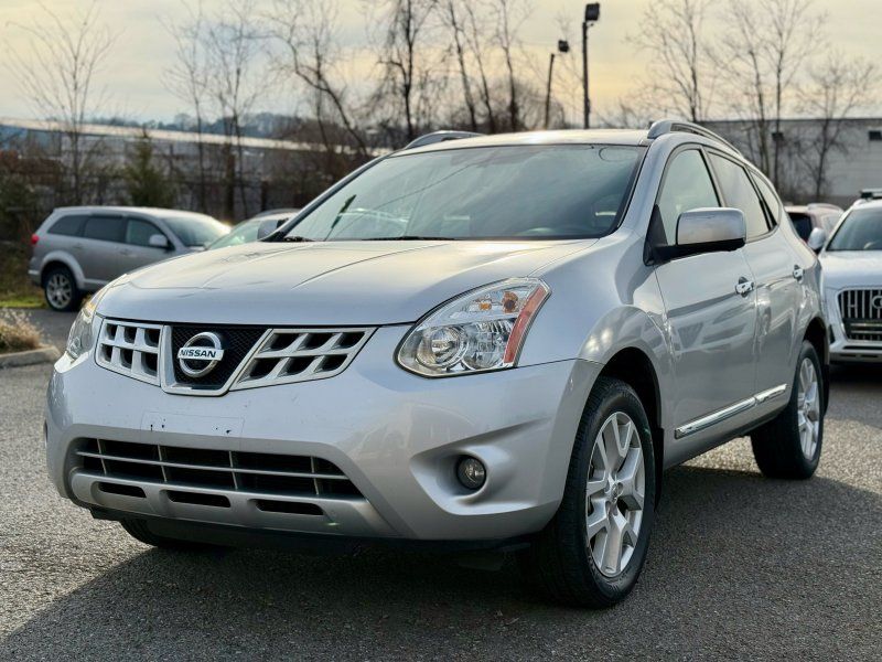 2012 Nissan Rogue SV's photo