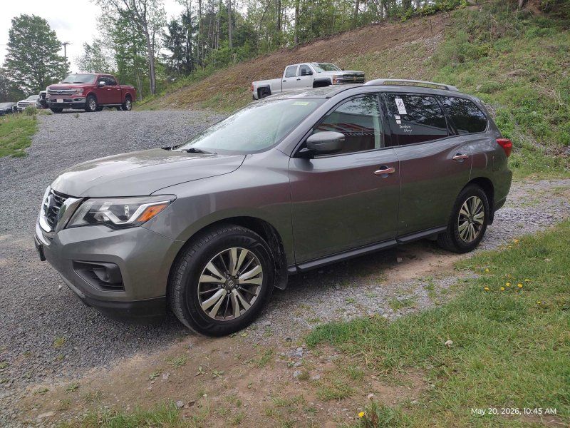 2018 Nissan Pathfinder S 4WD's photo