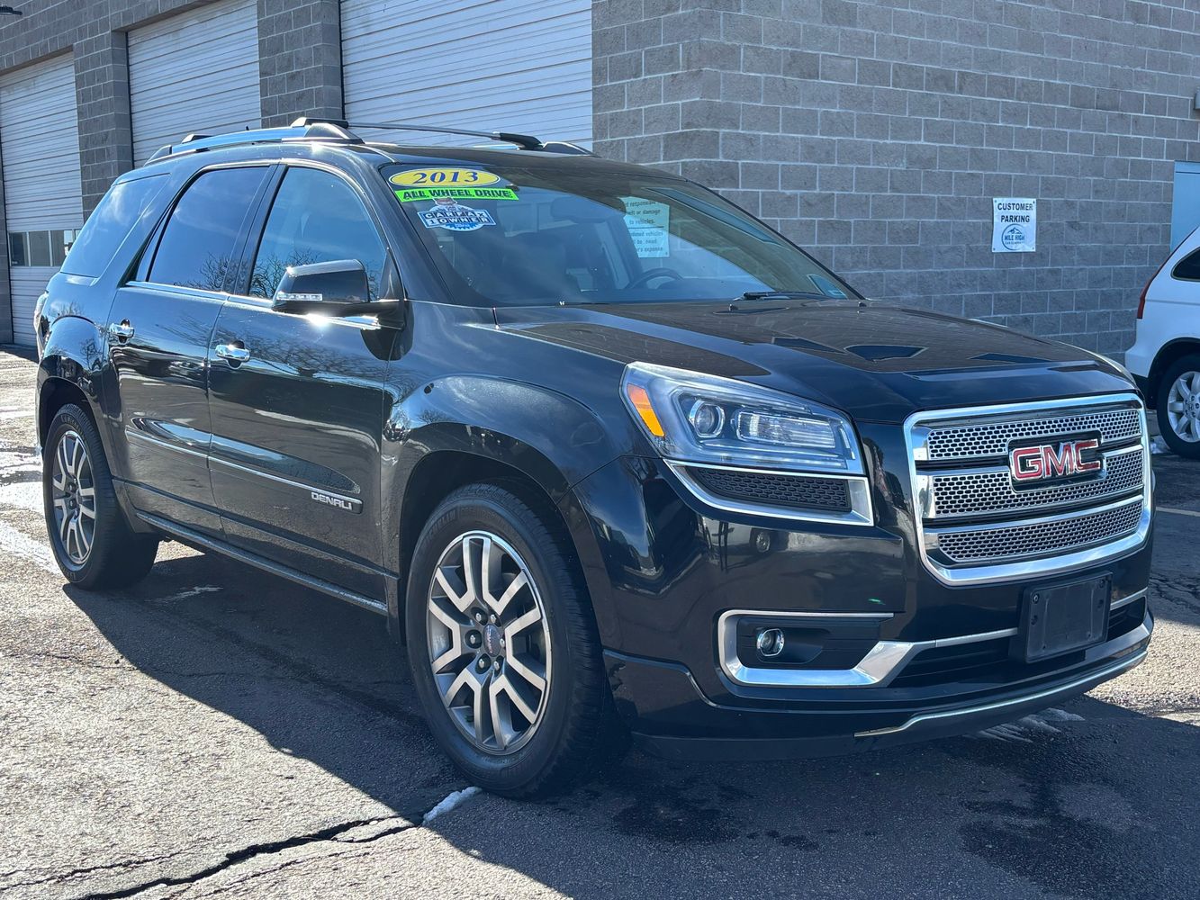 2013 GMC Acadia Denali's photo