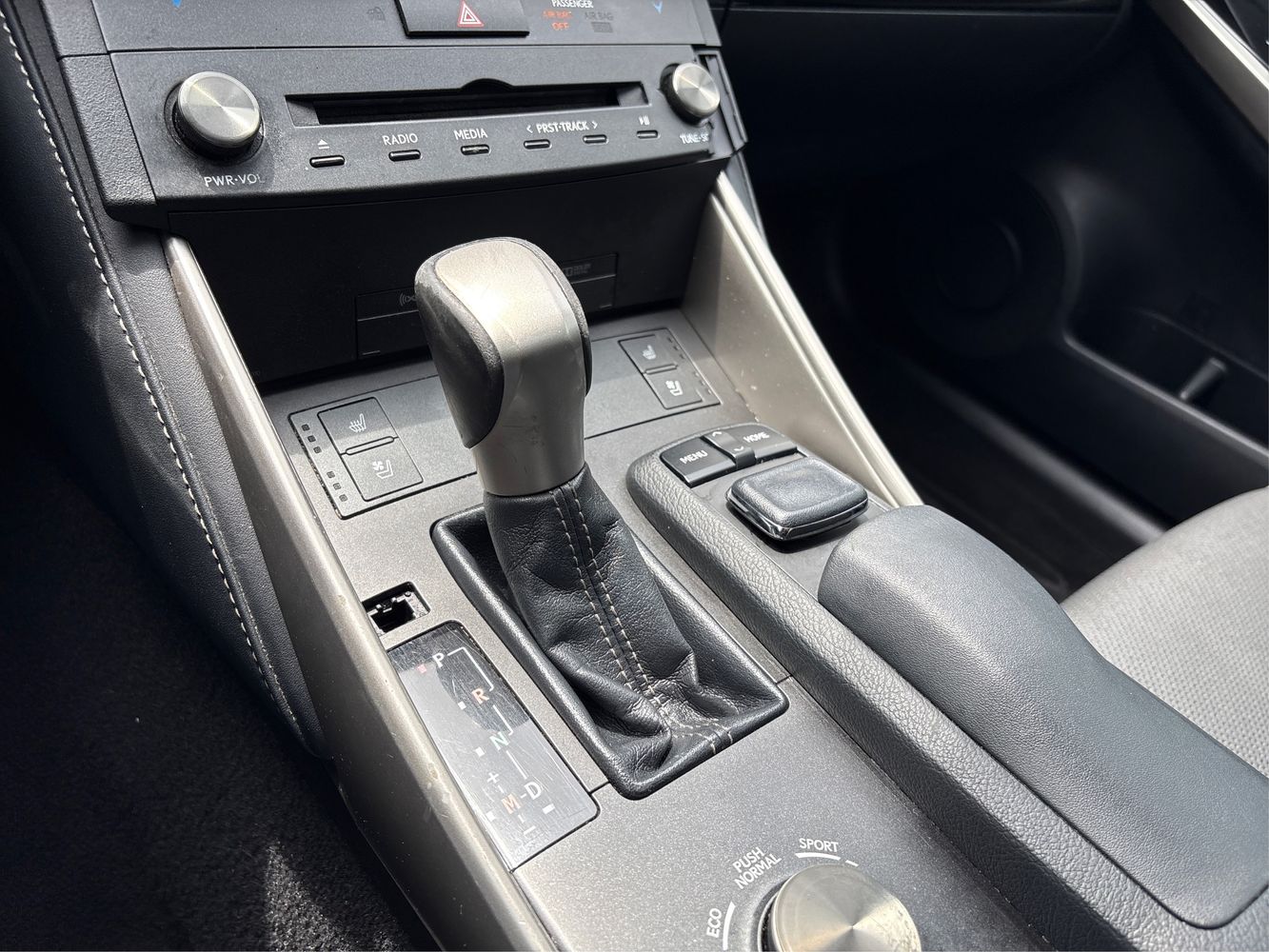 2016 Lexus IS 300 - Photo 38