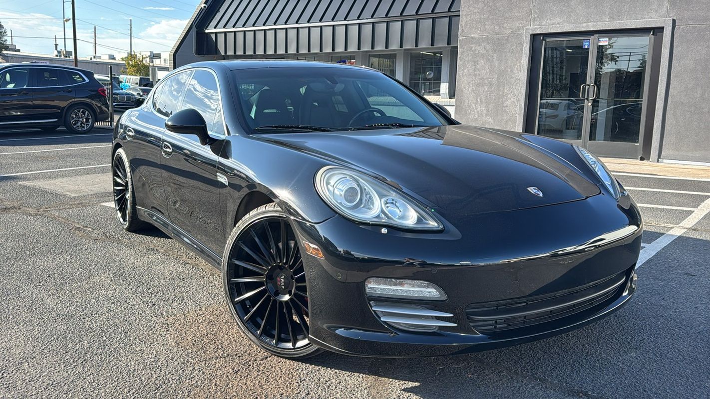 2011 Porsche Panamera S (2WD), 4S (4WD)