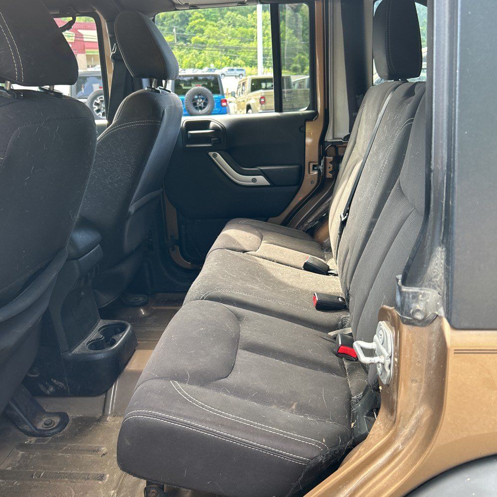 2015 Jeep Wrangler Unlimited 52