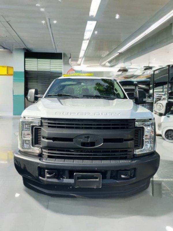 2019 Ford F-250 XL 4x4 Crew Cab 8' Box's photo