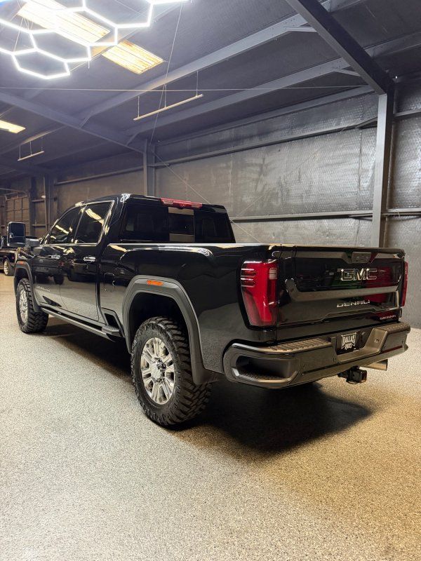 2025 GMC Sierra 3500HD Denali Ultimate - Photo 8