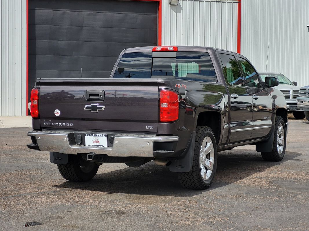 View vehicle photo 7