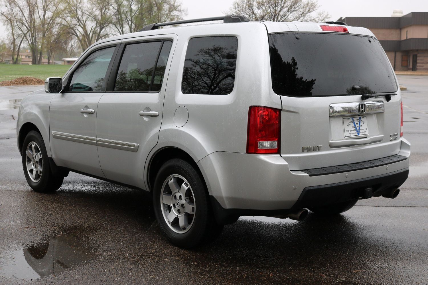 2009 Honda Pilot Touring w/Navi w/DVD | Victory Motors of Colorado