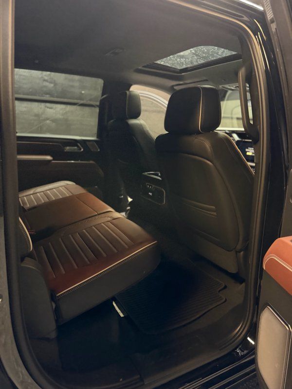 2025 GMC Sierra 3500HD Denali Ultimate - Photo 15