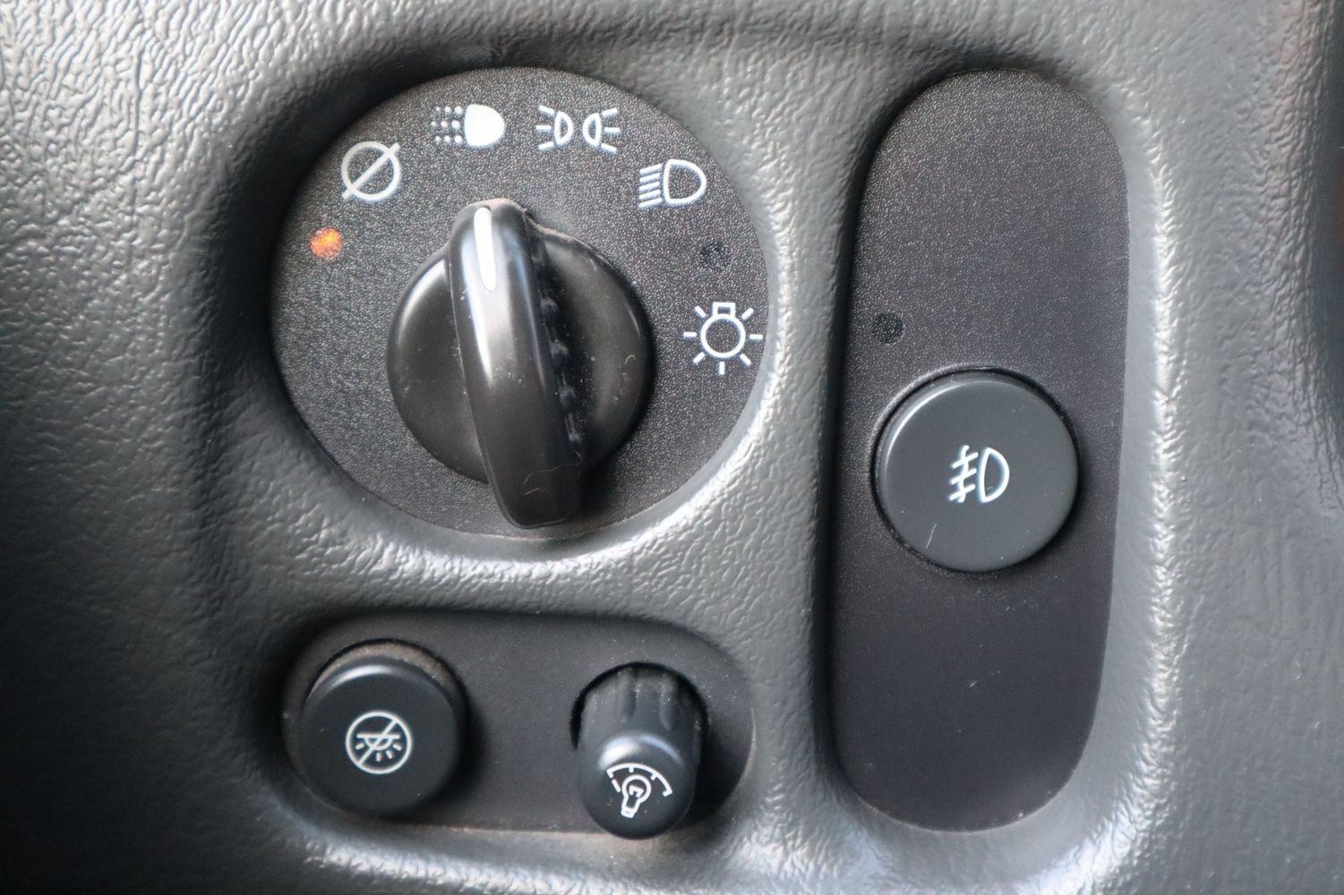 2004 Chevrolet TrailBlazer LT | Victory Motors of Colorado