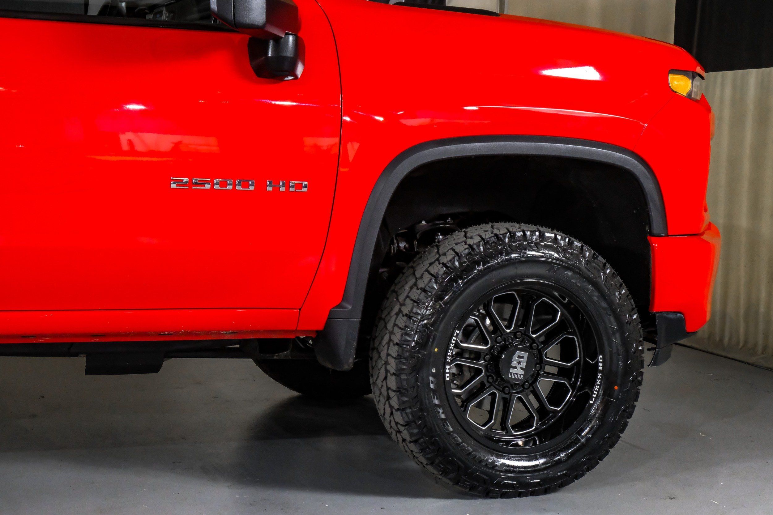 2020 Chevrolet Silverado 2500HD LT photo 3