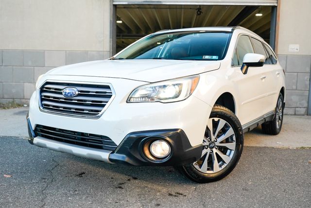 White 2017 Subaru Outback Wagon All-Wheel Drive 6-Speed CVT