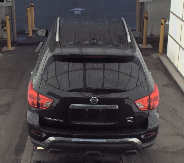 2019 Nissan Pathfinder SL photo 3