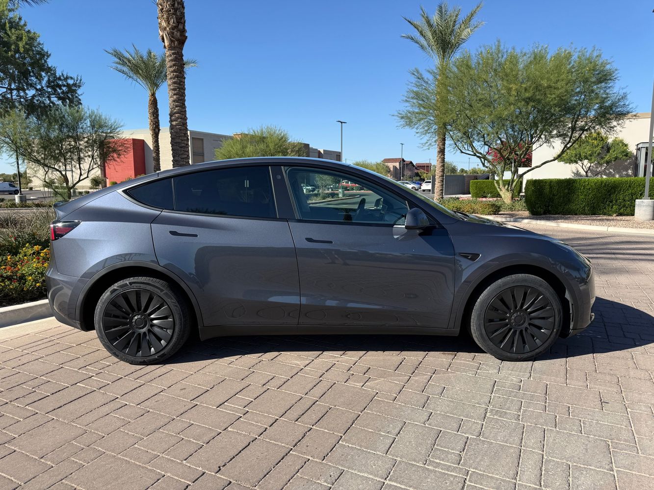 2023 Tesla Model Y Long Range photo 2