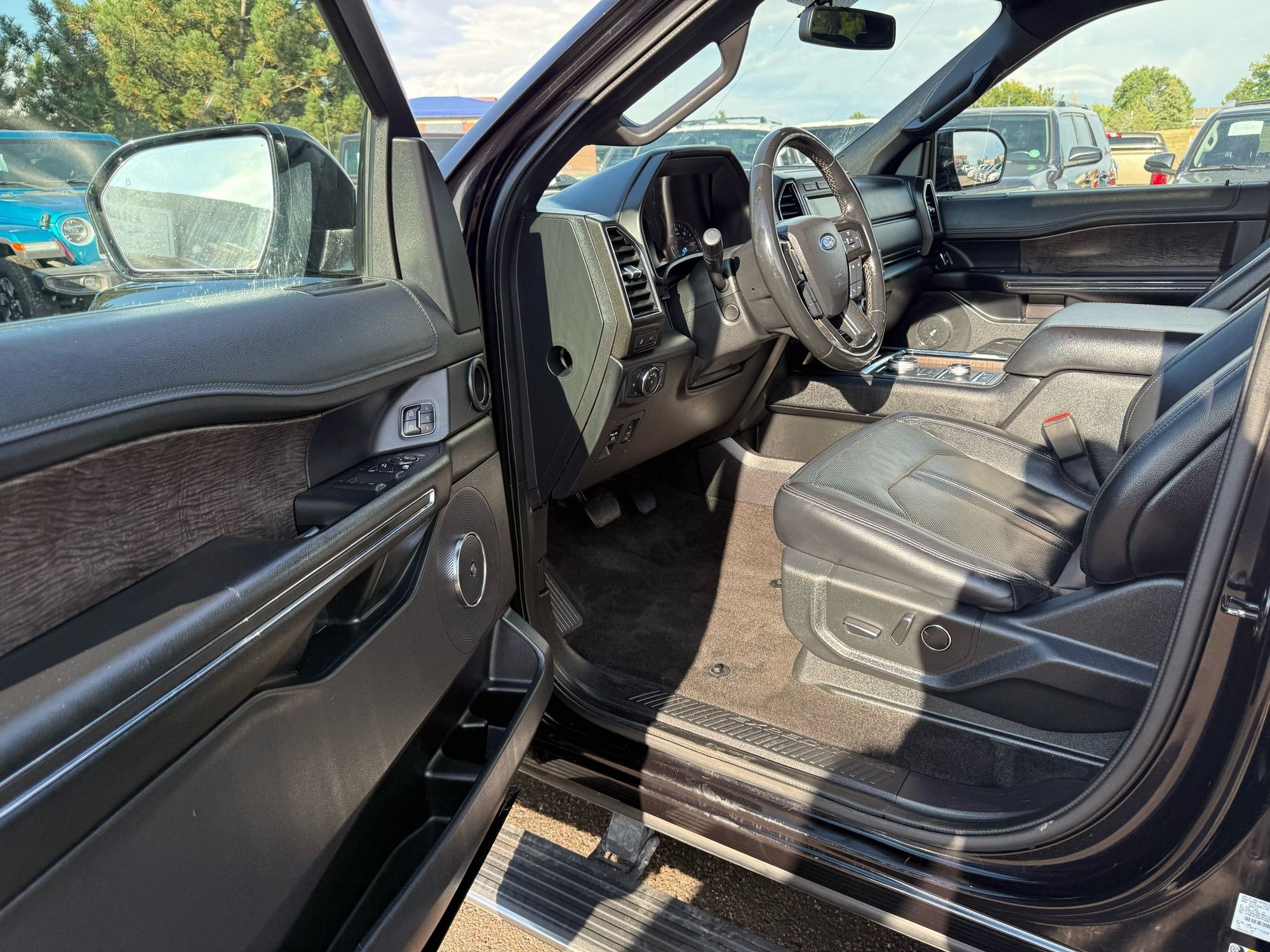 2019 Ford Expedition MAX Limited photo 12