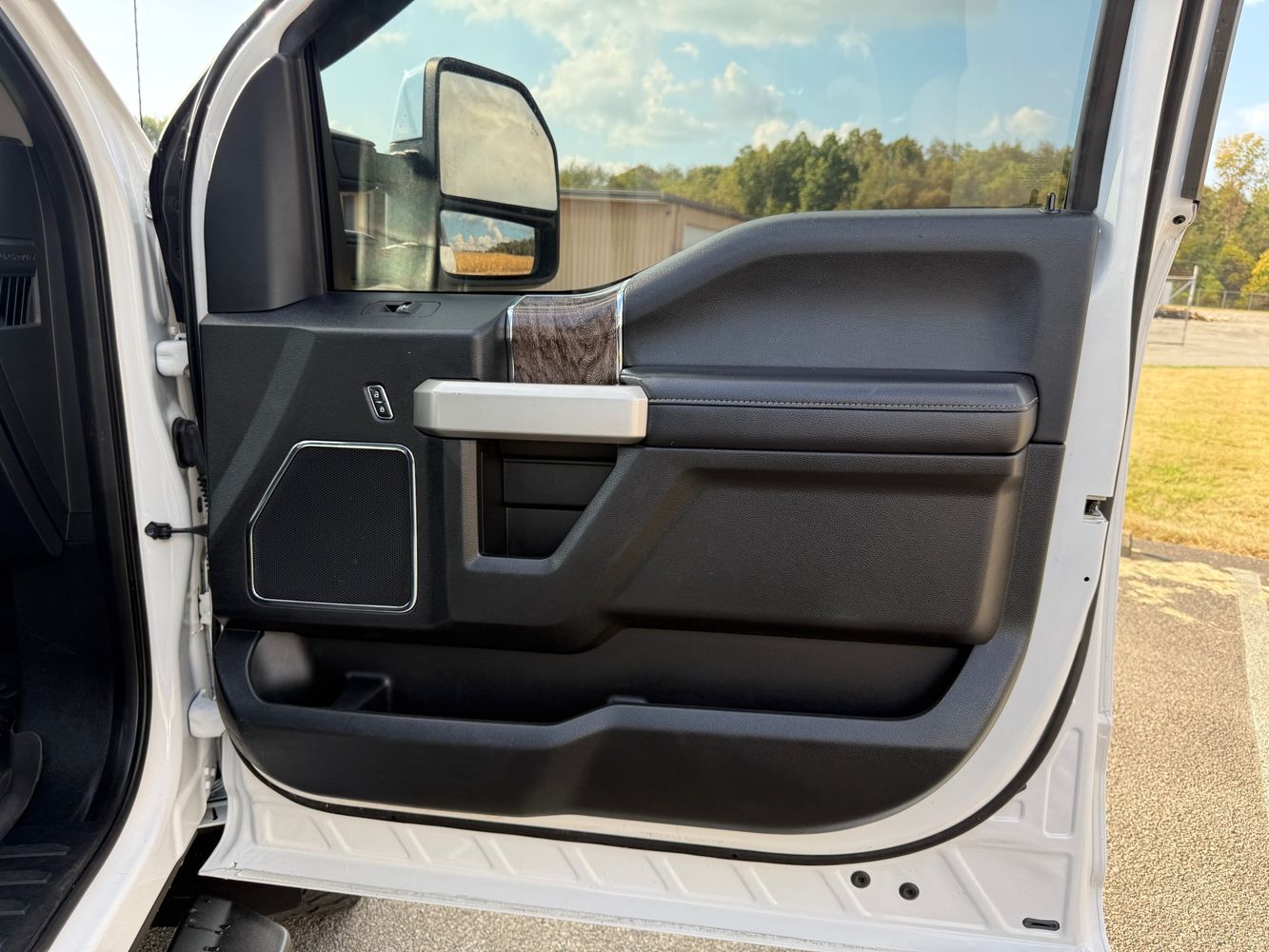 2019 Ford F-250 Lariat photo 20