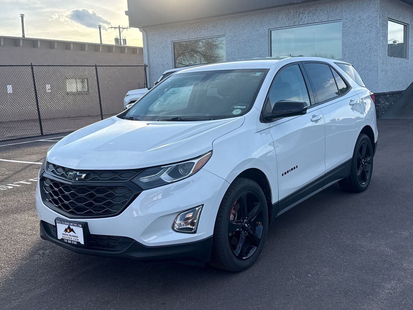 2019 Chevrolet Equinox LT photo 2