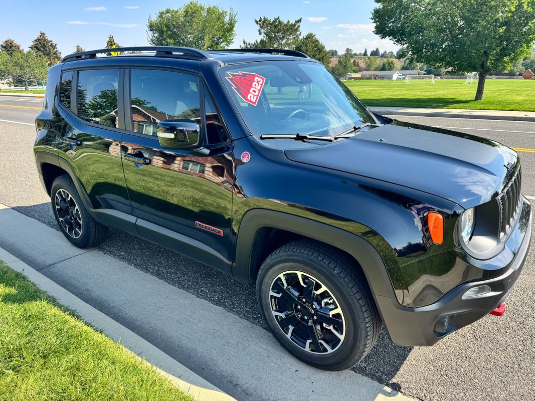 2023 Jeep Renegade Trailhawk's photo