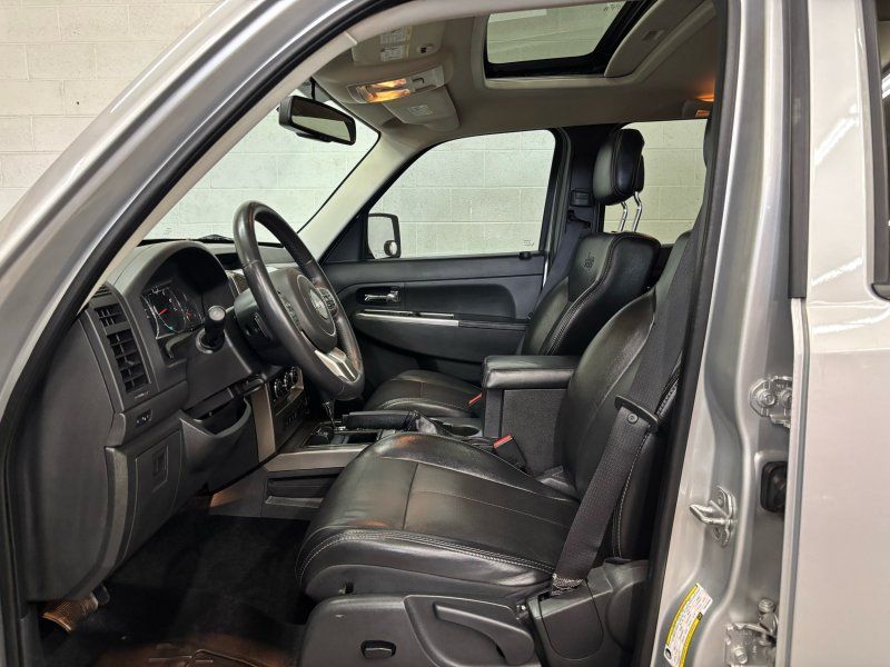 2012 Jeep Liberty Limited Jet Edition - Photo 9