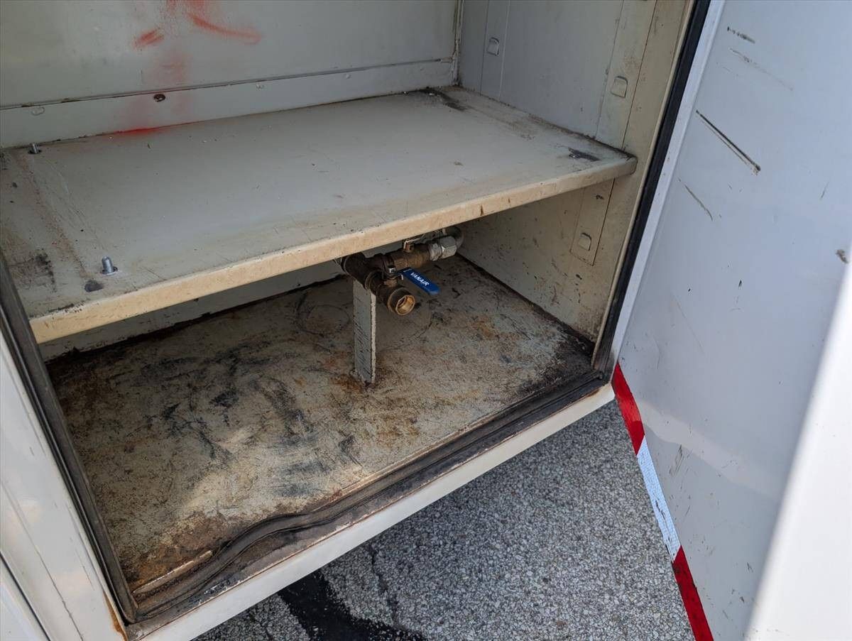 2011 Ford F-550 Super Duty 41