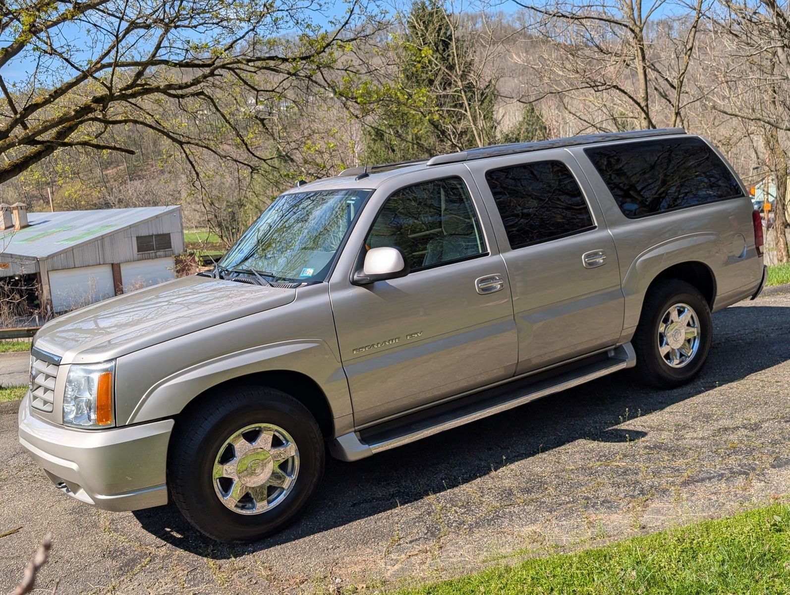 2004 Cadillac Escalade ESV 37