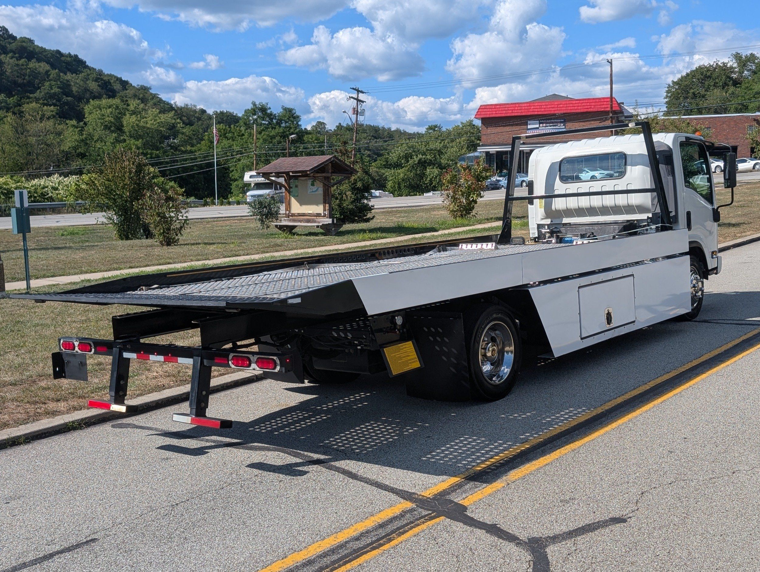 2021 Isuzu NRR photo 6